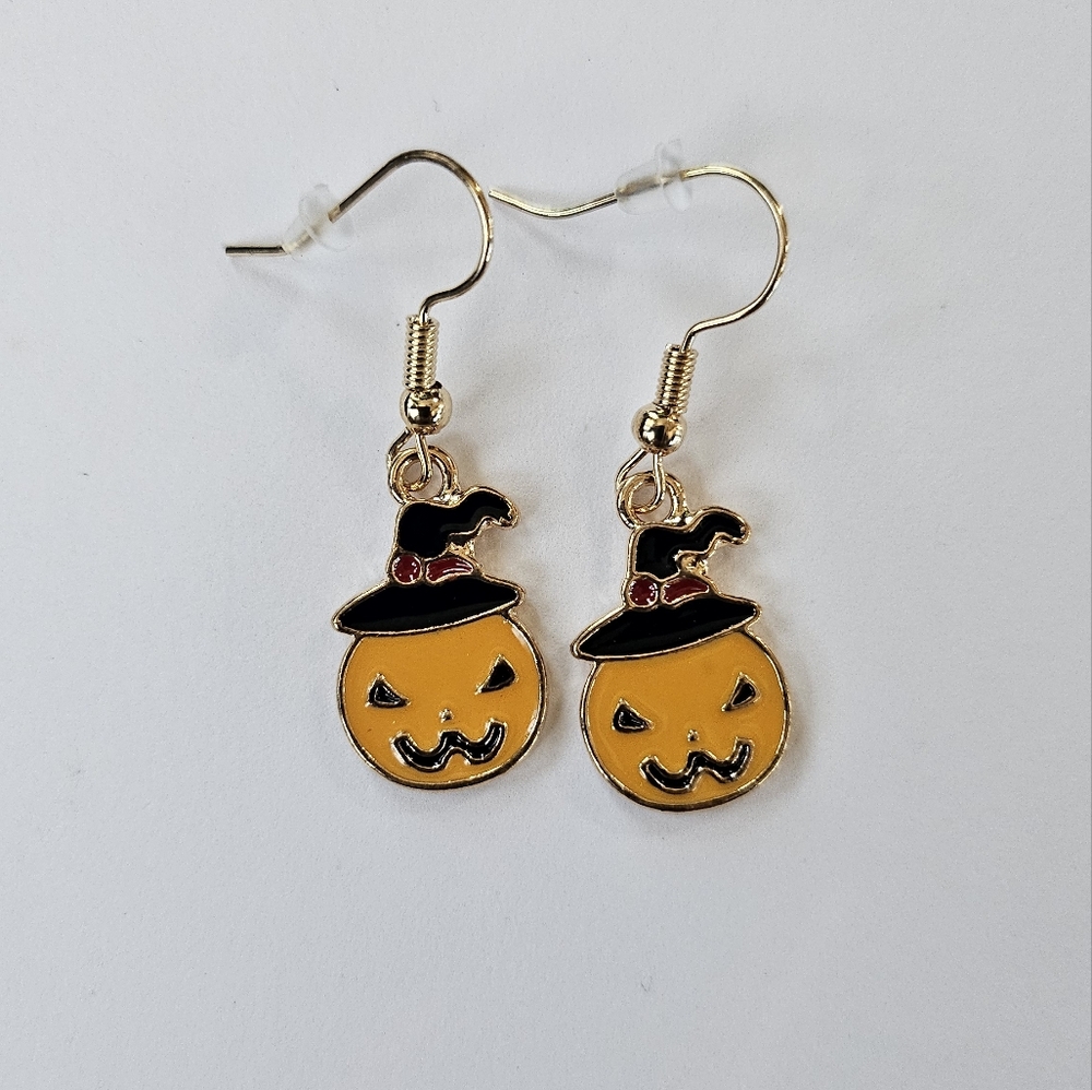 Cute new Pumpkin earrings,  witch hat, Halloween themed